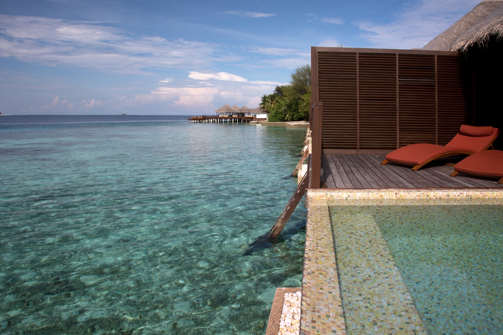 content/hotel/Coco Bodu Hithi/Accommodation/Water Villa/CocoBodu-Acc-WaterVilla-04.jpg